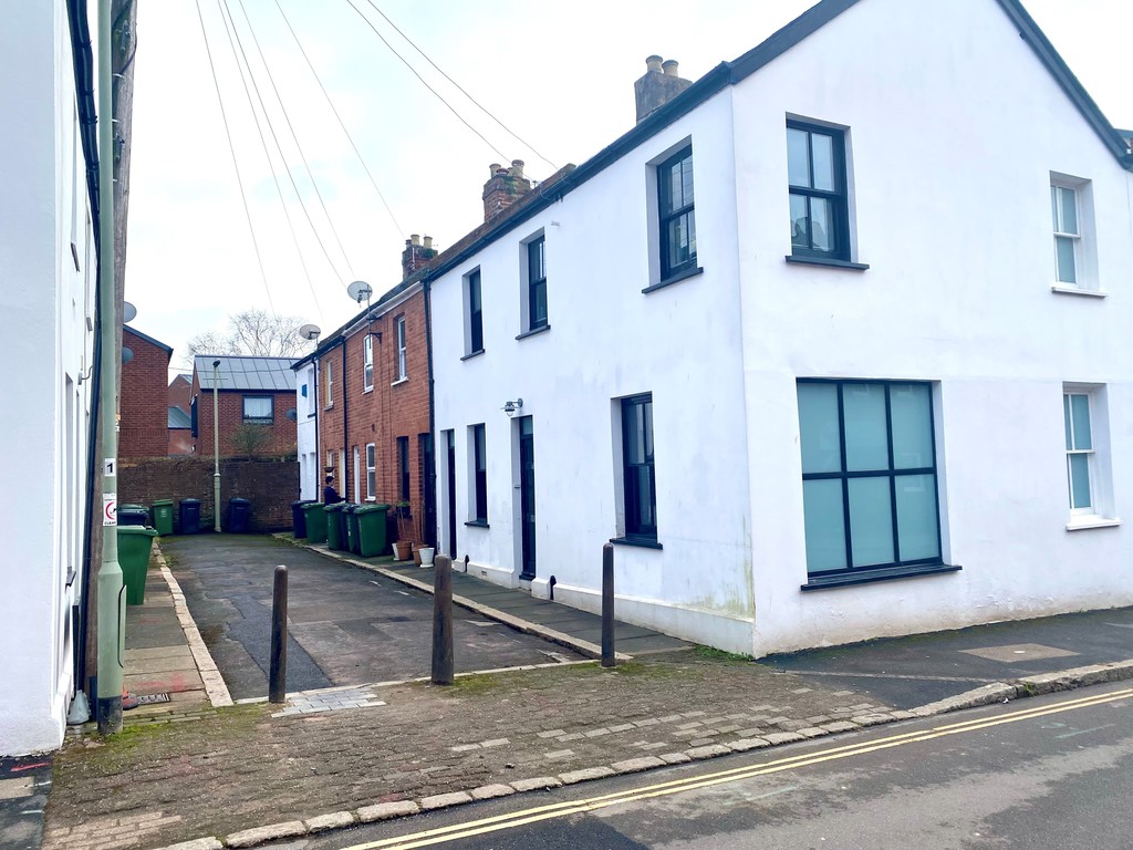 2 bed terraced house to rent in Grendon Buildings, Preston Street, EX1 13
