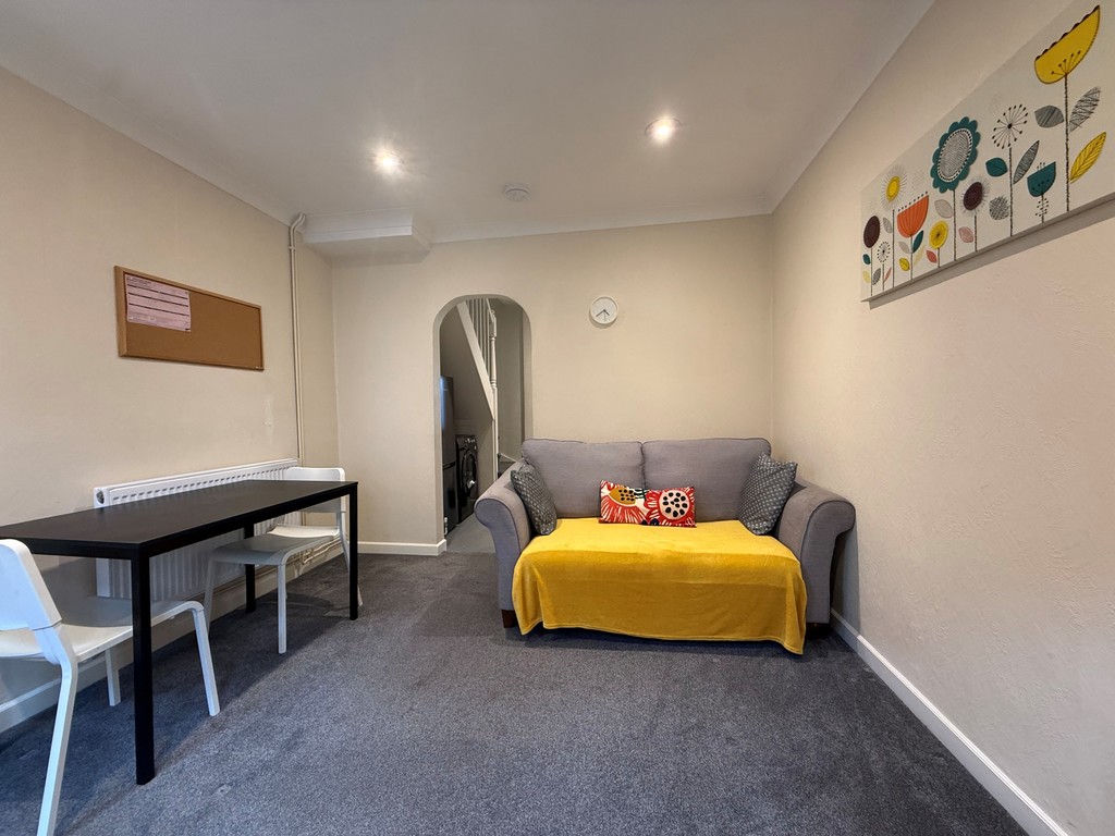 2 bed terraced house to rent in Grendon Buildings, Preston Street, EX1 1