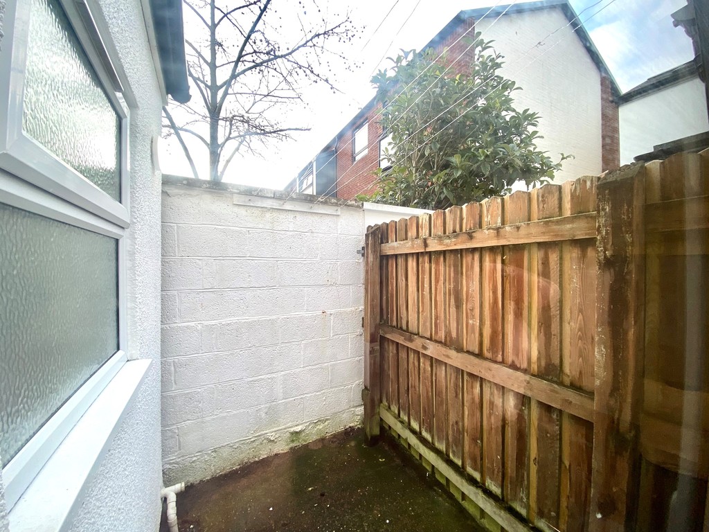 2 bed terraced house to rent in Grendon Buildings, Preston Street, EX1 8