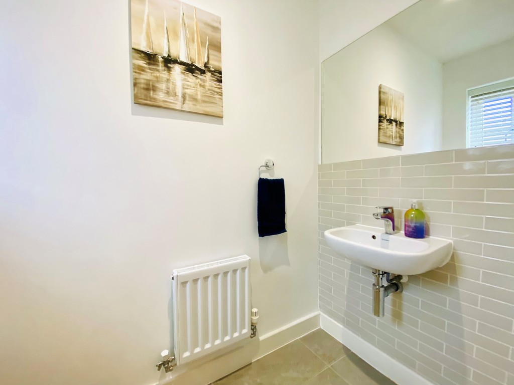 3 bed detached house for sale in Tarka Way, Crediton  - Property Image 9
