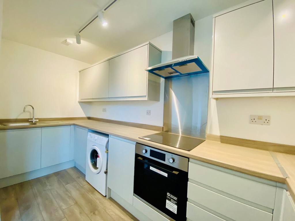 2 bed apartment for sale in Queens Crescent, Exeter  - Property Image 3