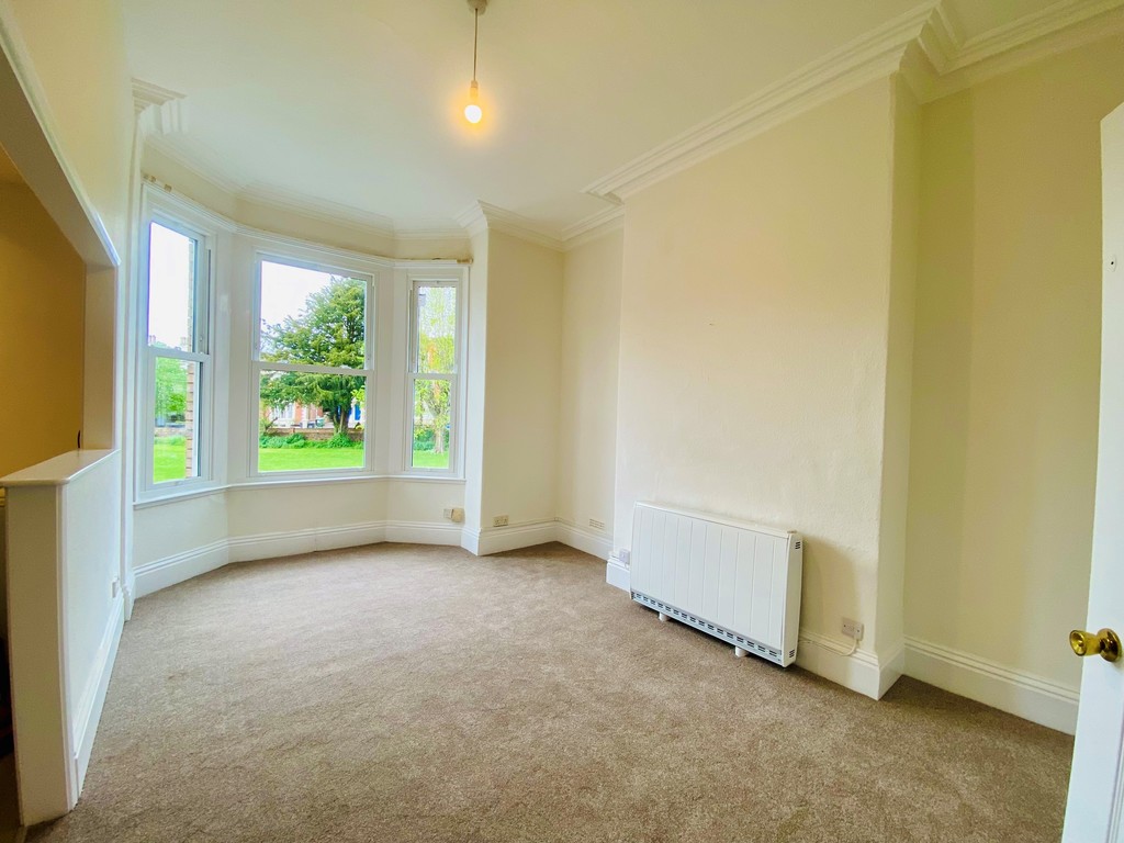 2 bed apartment for sale in Queens Crescent, Exeter  - Property Image 4