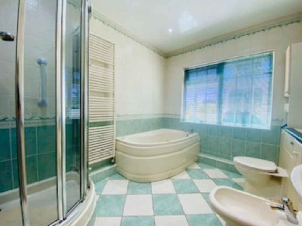 4 bed detached bungalow to rent in Moorlake, CREDITON 15