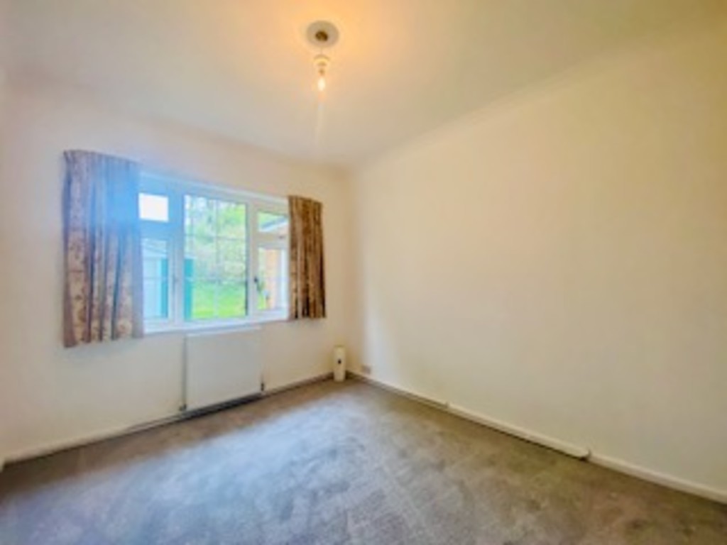 4 bed detached bungalow to rent in Moorlake, CREDITON 17