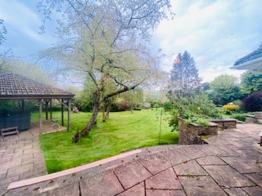 4 bed detached bungalow to rent, CREDITON  - Property Image 21