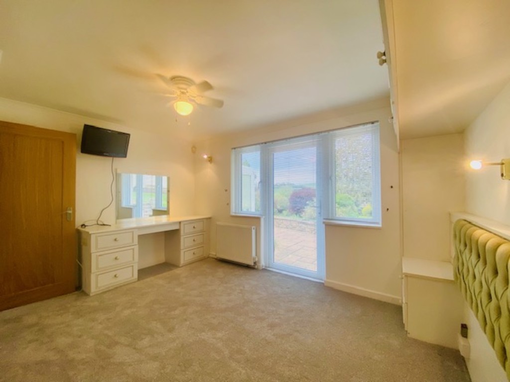 4 bed detached bungalow to rent, CREDITON  - Property Image 13