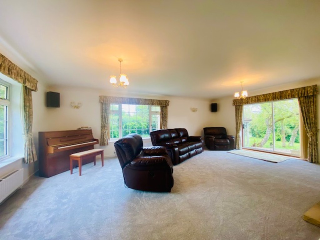 4 bed detached bungalow to rent in Moorlake, CREDITON 10