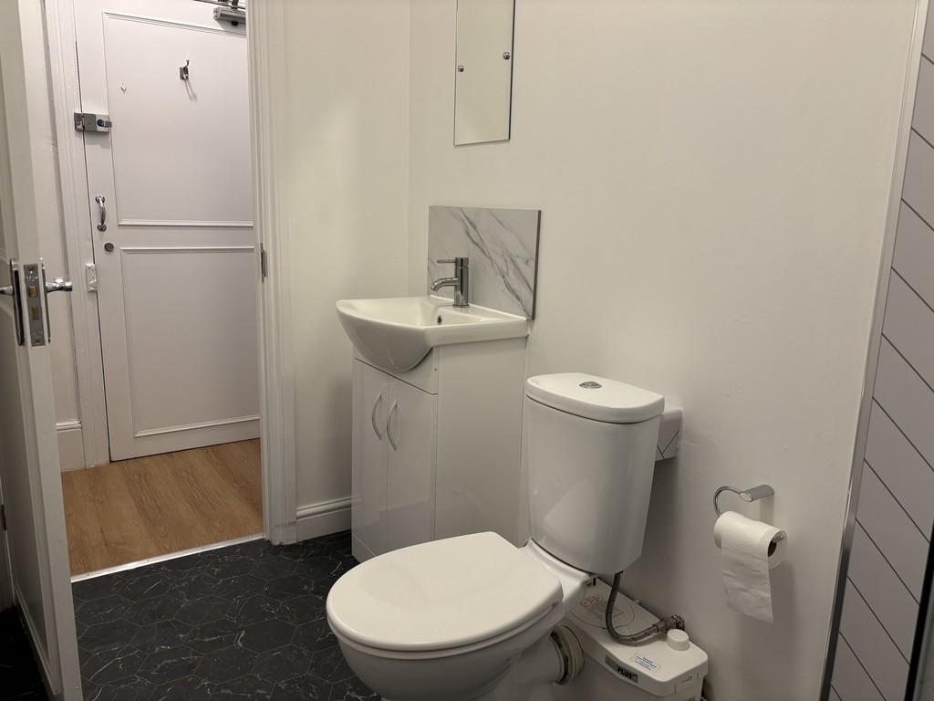 1 bed flat to rent in Cowick Street  - Property Image 9