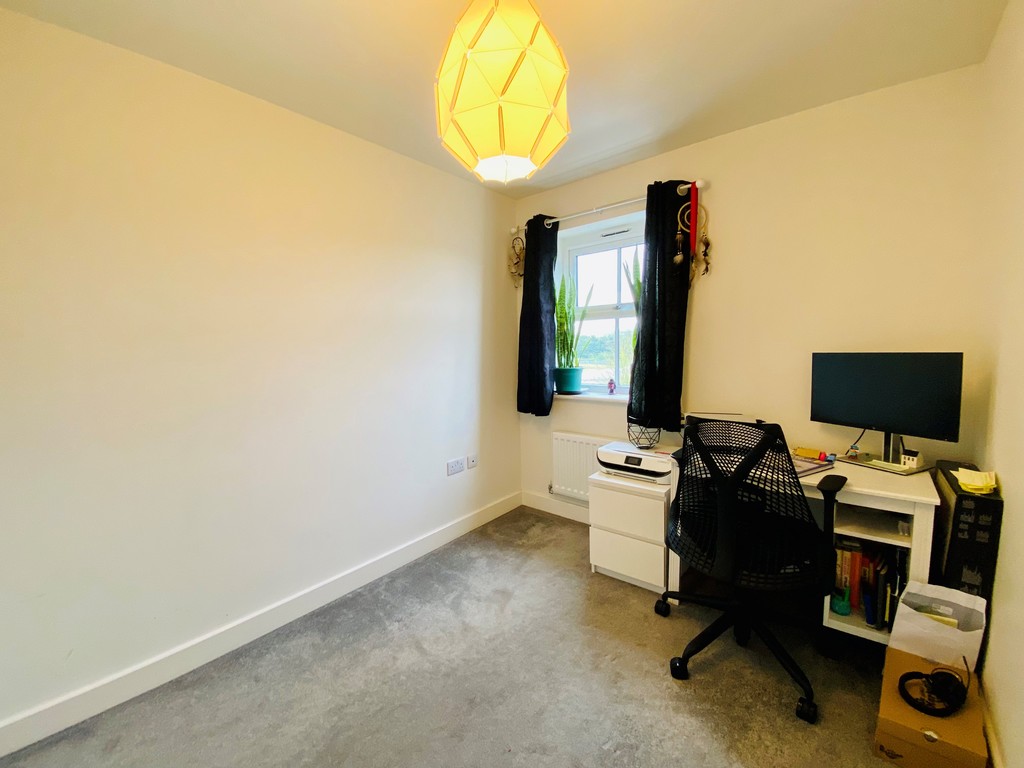 3 bed end of terrace house for sale in Tarka Way  - Property Image 10