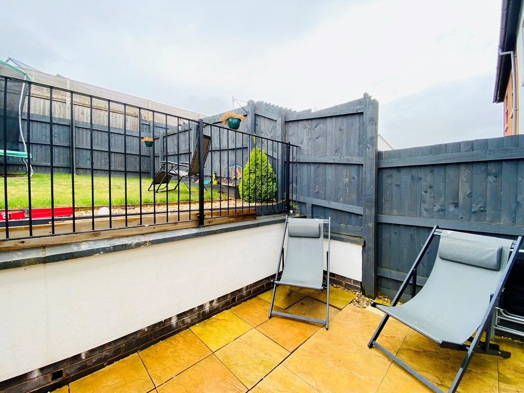 3 bed end of terrace house for sale in Tarka Way  - Property Image 13