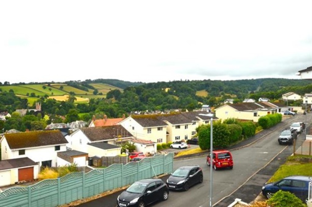 3 bed terraced house to rent in Upper Longlands, Dawlish  - Property Image 1