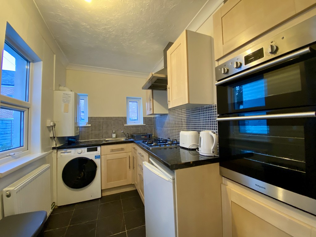 2 bed terraced house to rent in South View Terrace, Exeter  - Property Image 2