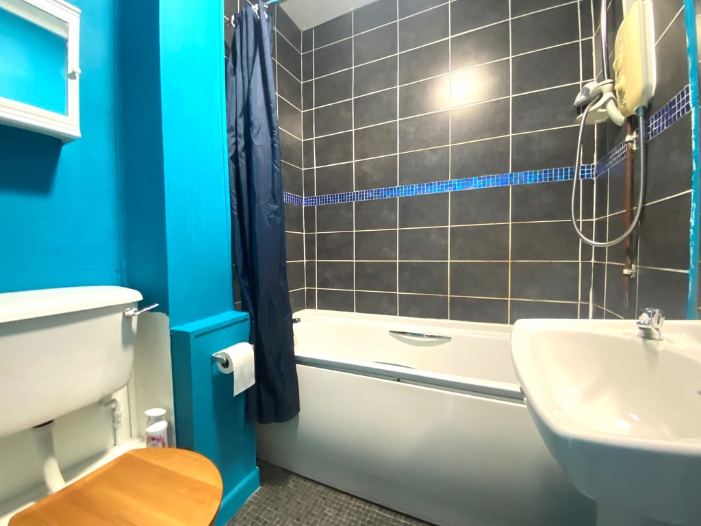 2 bed apartment for sale in Richmond Road, Exeter 9