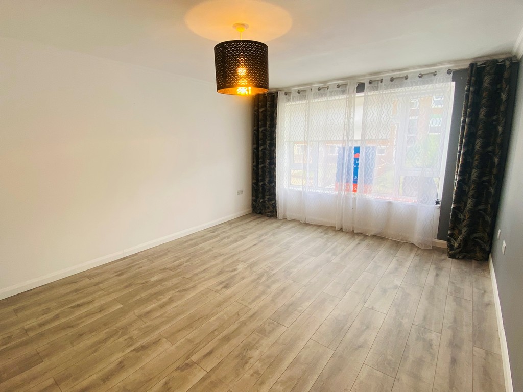 2 bed apartment for sale in Flat E, 27 Well Street  - Property Image 4