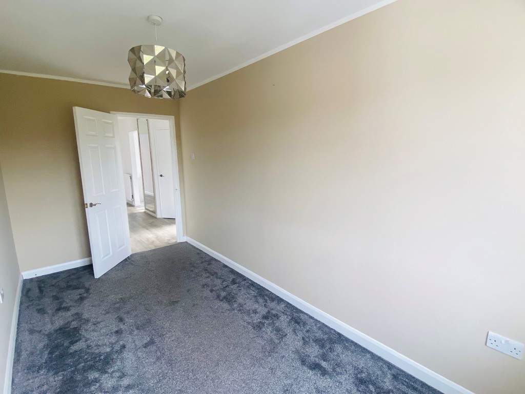 2 bed apartment for sale in Flat E, 27 Well Street  - Property Image 5