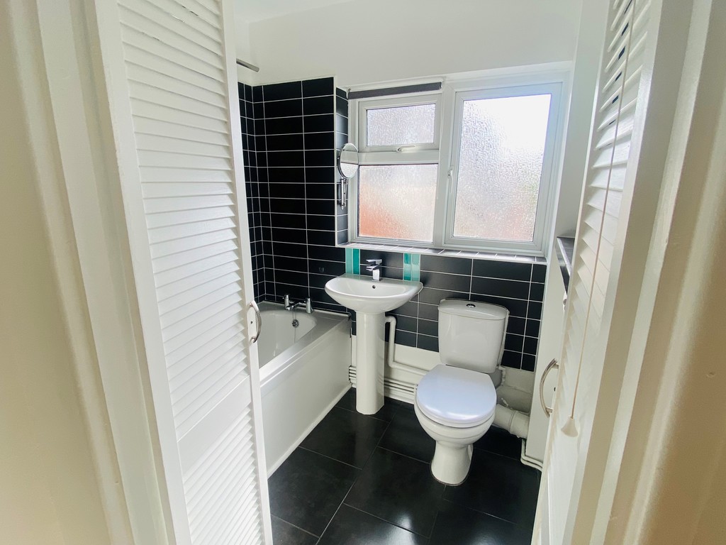 2 bed apartment for sale in Flat E, 27 Well Street  - Property Image 8