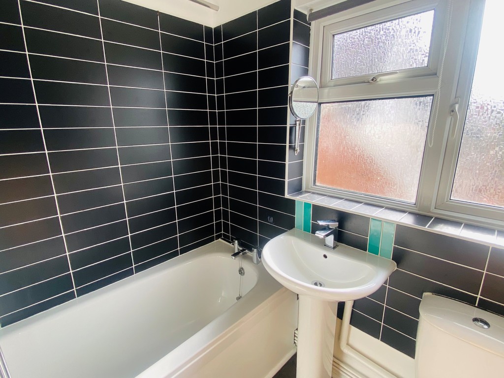 2 bed apartment for sale in Flat E, 27 Well Street  - Property Image 9