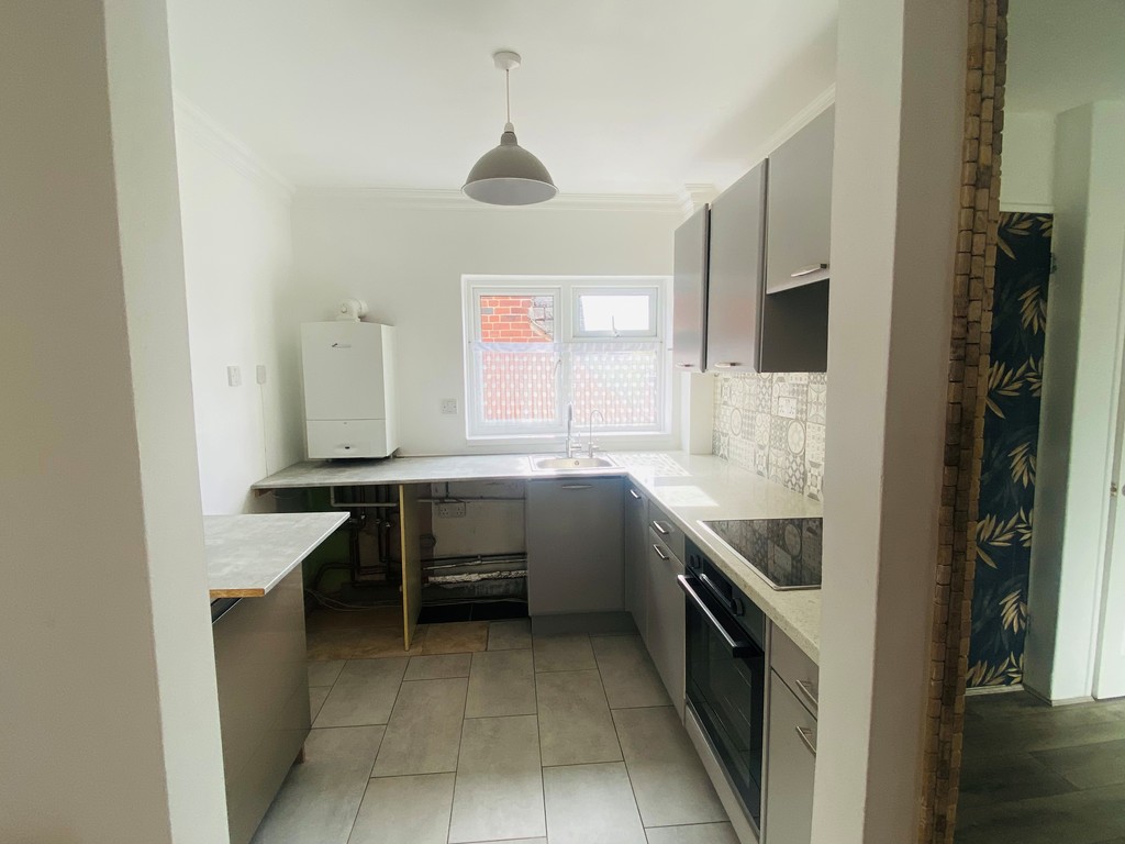2 bed apartment for sale in Flat E, 27 Well Street  - Property Image 3