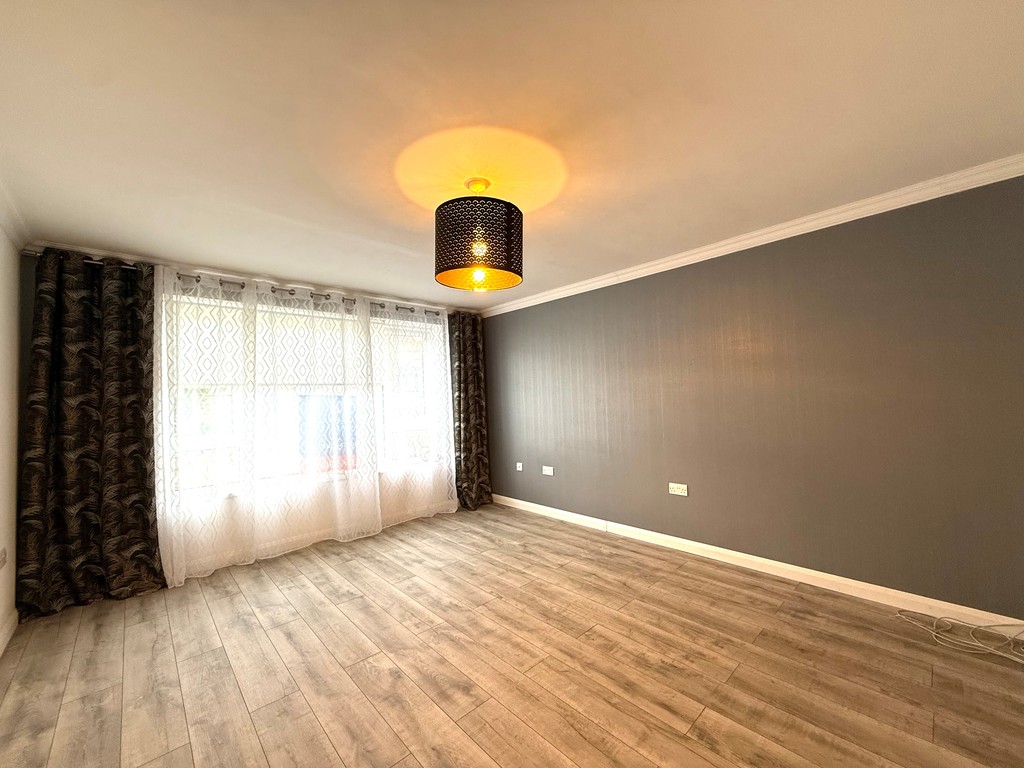 2 bed apartment for sale in Flat E, 27 Well Street 3