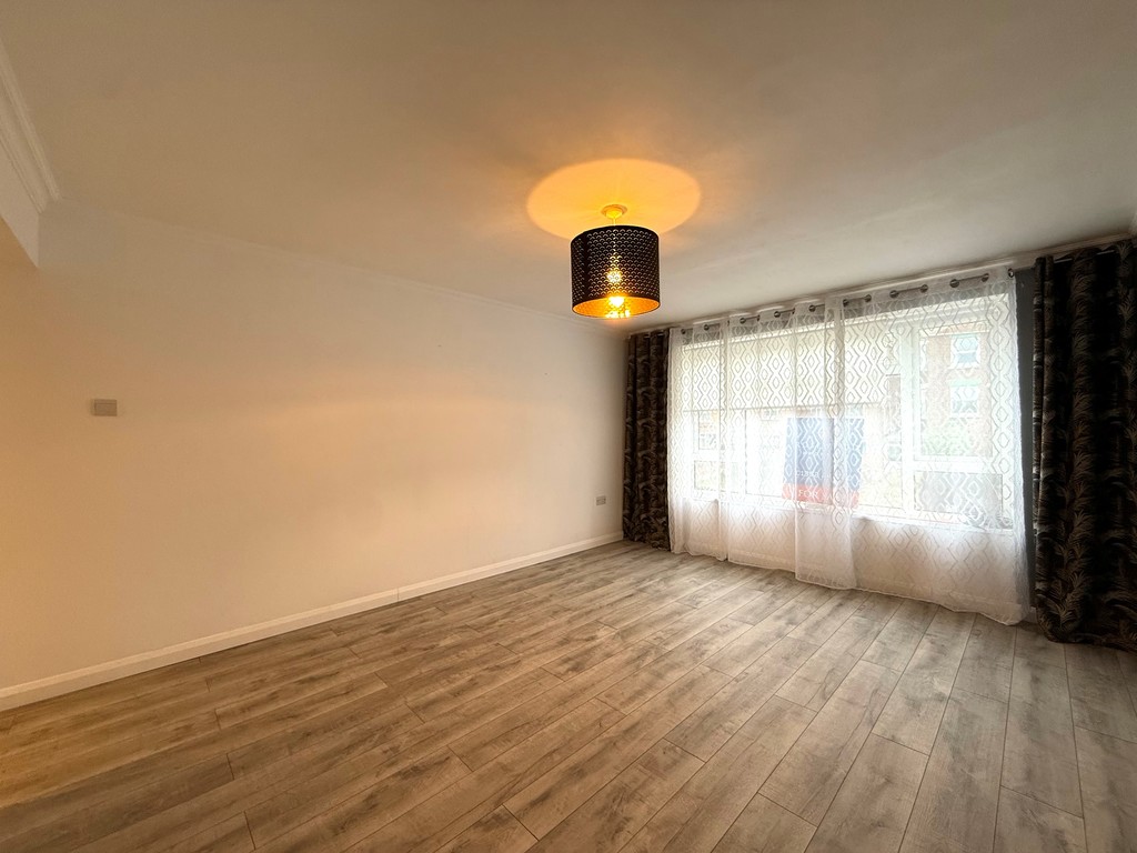 2 bed apartment for sale in Flat E, 27 Well Street 4