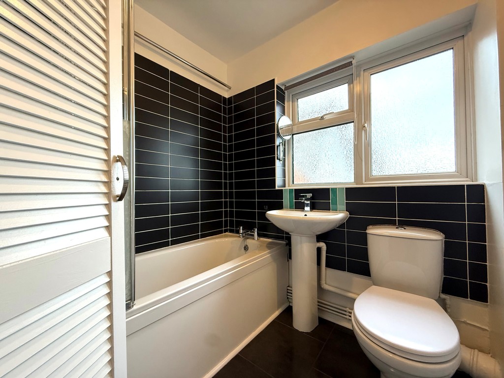 2 bed apartment for sale in Flat E, 27 Well Street 8