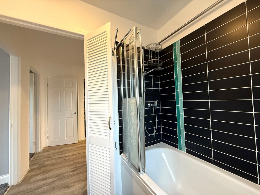 2 bed apartment for sale in Flat E, 27 Well Street 9