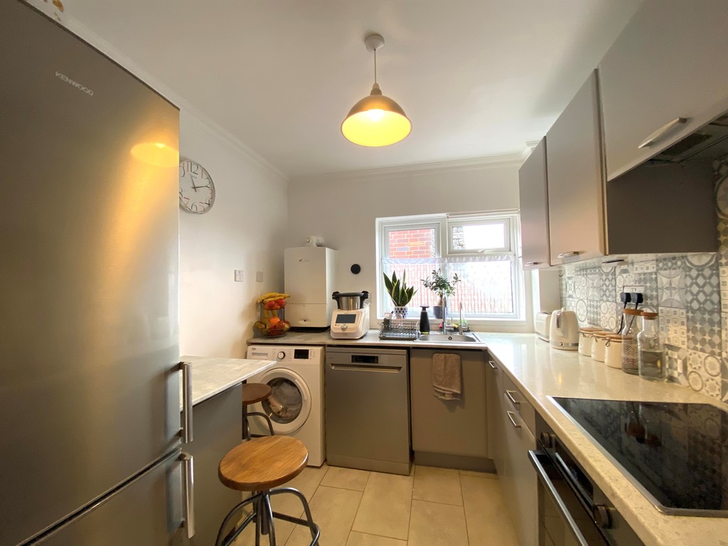 2 bed apartment for sale in Well Street, Exeter  - Property Image 3