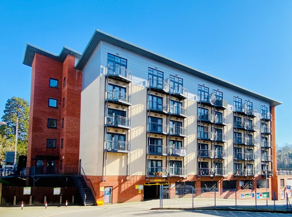 1 bed studio flat for sale in Marcus House, New North Road