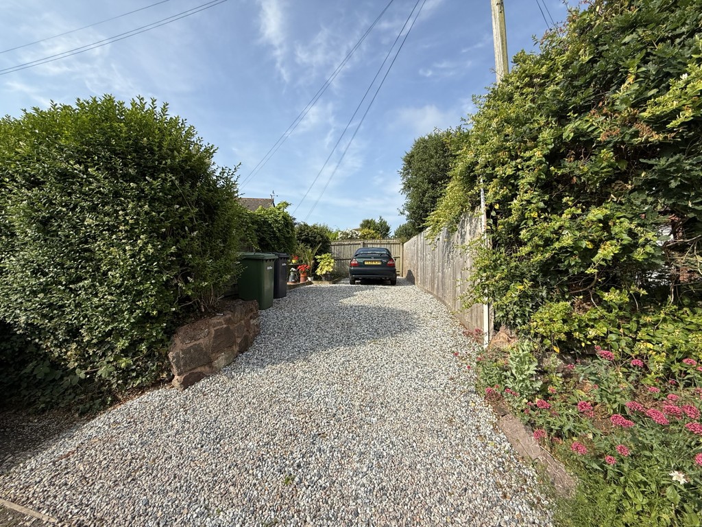 2 bed cottage for sale in Chapel Road, Alphington, Exeter 36