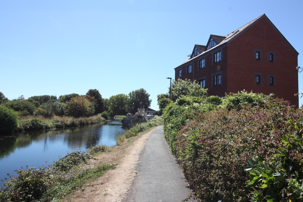 2 bed apartment for sale in River Meadows, Exeter  - Property Image 1