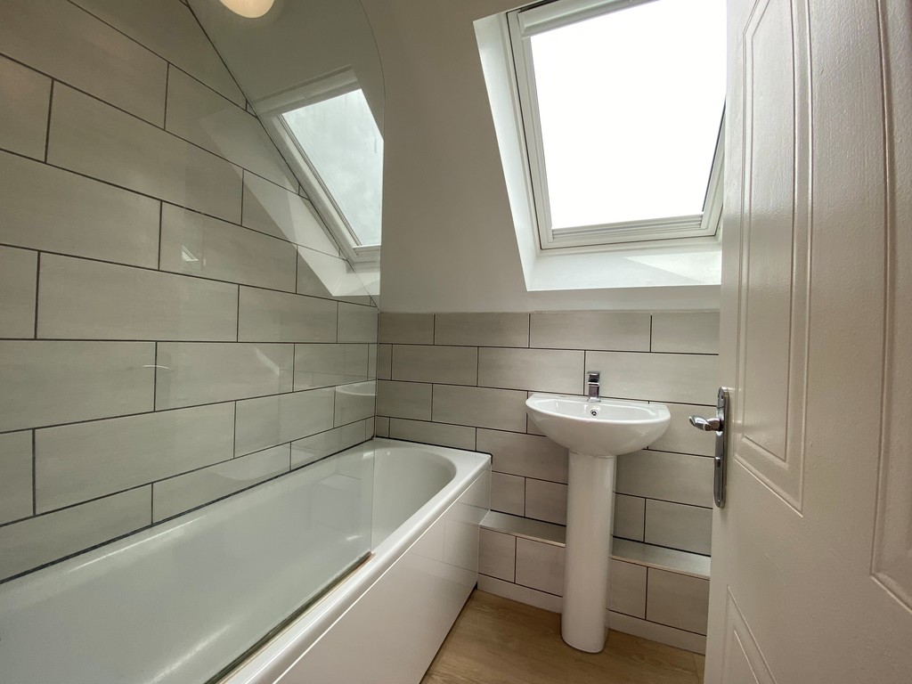 2 bed apartment for sale in River Meadows, Exeter  - Property Image 5