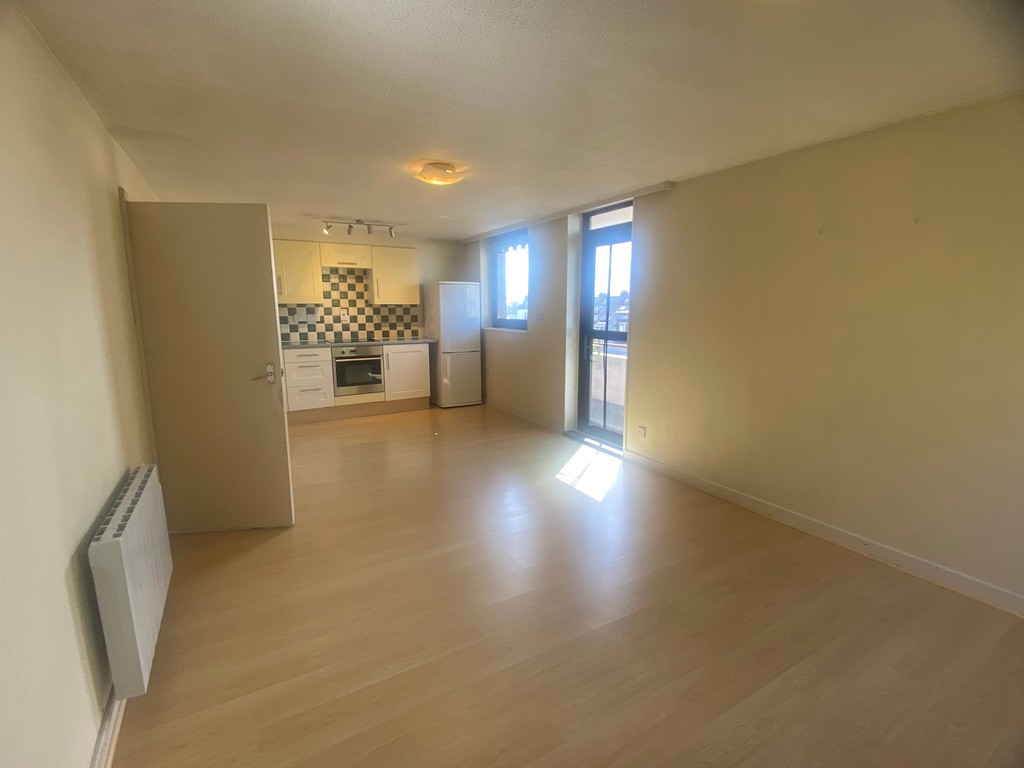 2 bed apartment for sale in Belmont House, Silver Lane 4