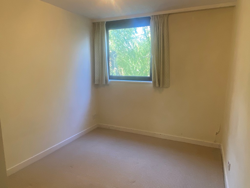 2 bed apartment for sale in Belmont House, Silver Lane 9