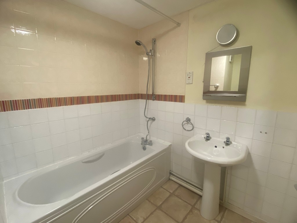 2 bed apartment for sale in Belmont House, Silver Lane 11