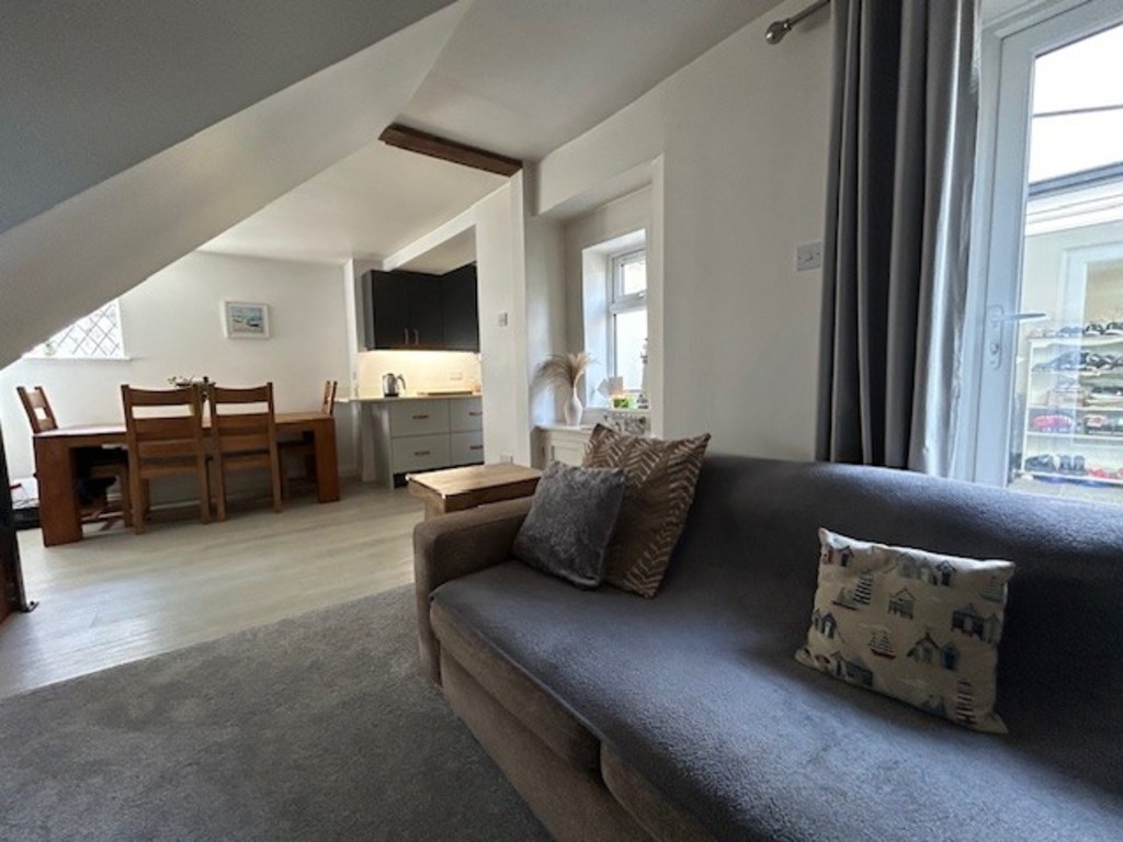 3 bed end of terrace house to rent in Daimonds Lane, Teignmouth 9