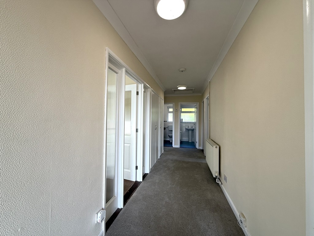 3 bed detached bungalow to rent, Crediton  - Property Image 11