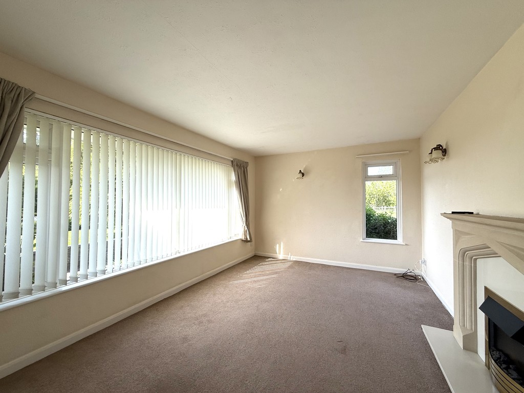 3 bed detached bungalow to rent in Morchard Bishop 1