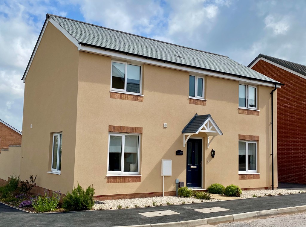4 bed detached house for sale in Calves Close, Exeter  - Property Image 1