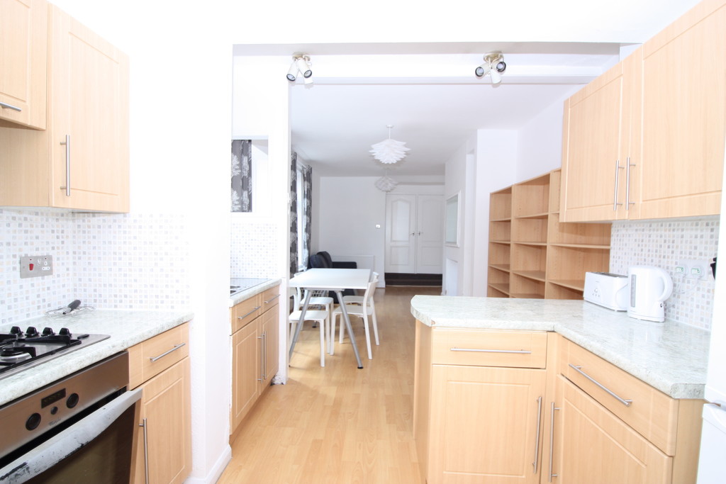 2 bed apartment for sale in St. Johns Road, Exeter  - Property Image 4