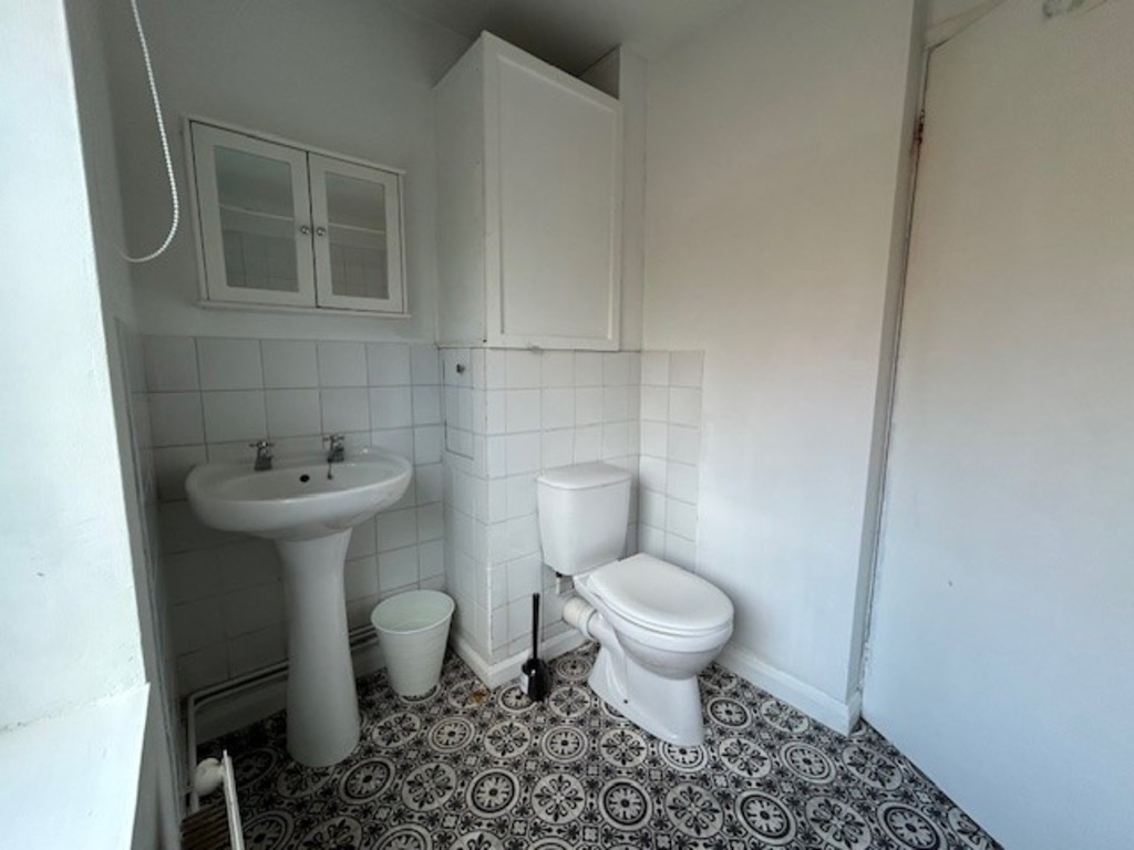 2 bed apartment for sale in St. Johns Road, Exeter  - Property Image 6
