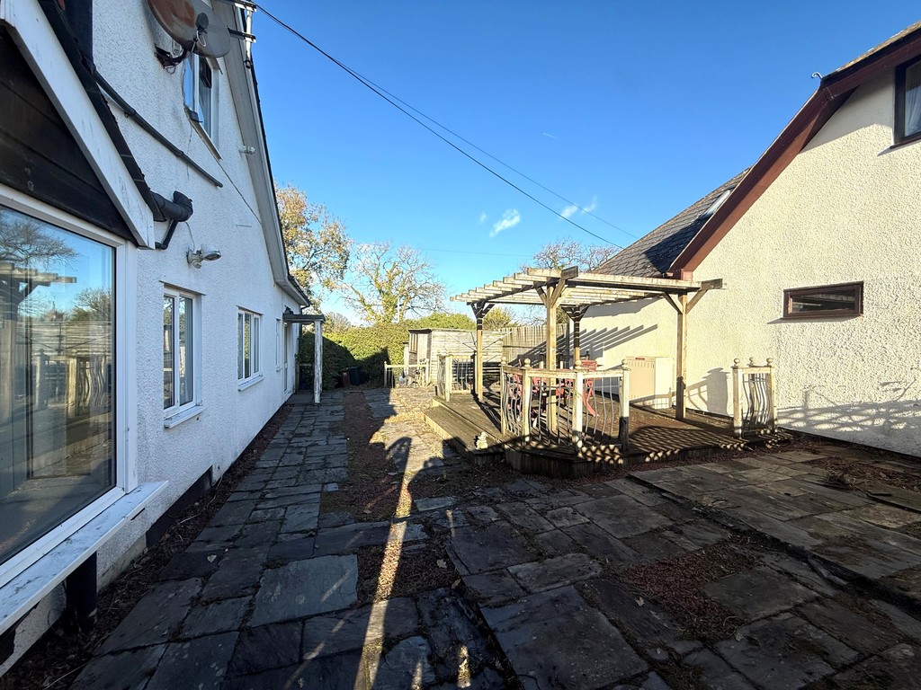 3 bed maisonette to rent in Cheriton Bishop, EX6 16