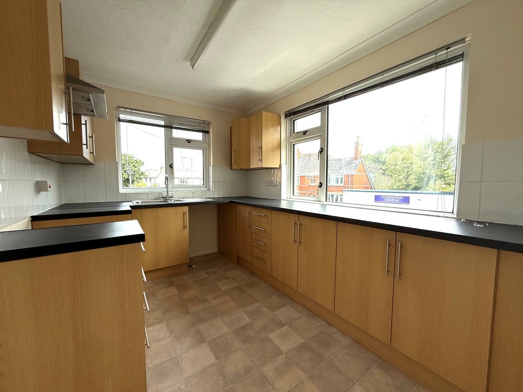 3 bed apartment to rent in - Exeter Road, Cullompton  - Property Image 2