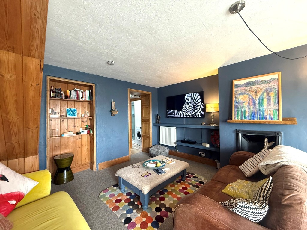 2 bed terraced house to rent in Cofton Hill, Cockwood, EX6 3