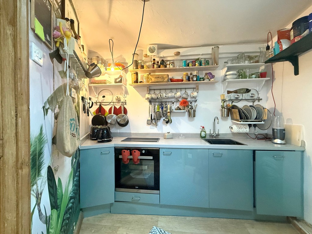 2 bed terraced house to rent in Cofton Hill, Cockwood, EX6 6