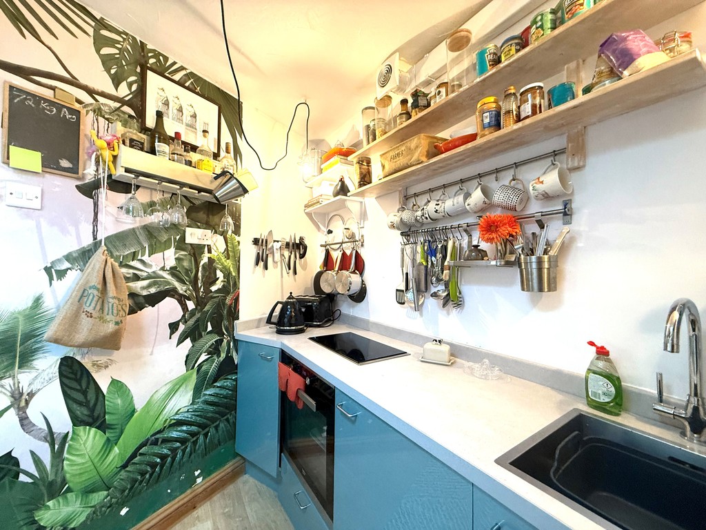 2 bed terraced house to rent in Cofton Hill, Cockwood, EX6 7