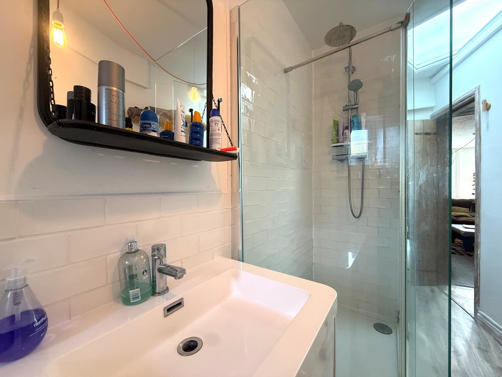 2 bed terraced house to rent in Cofton Hill, Cockwood, EX6 11