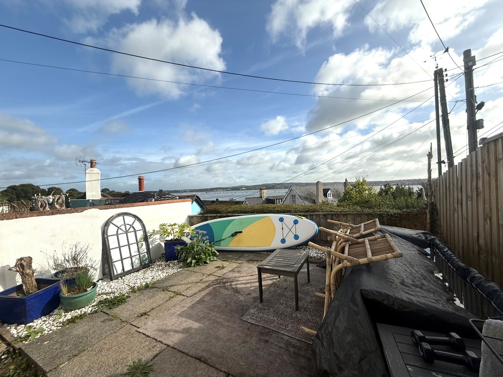 2 bed terraced house to rent in Cofton Hill, Cockwood, EX6