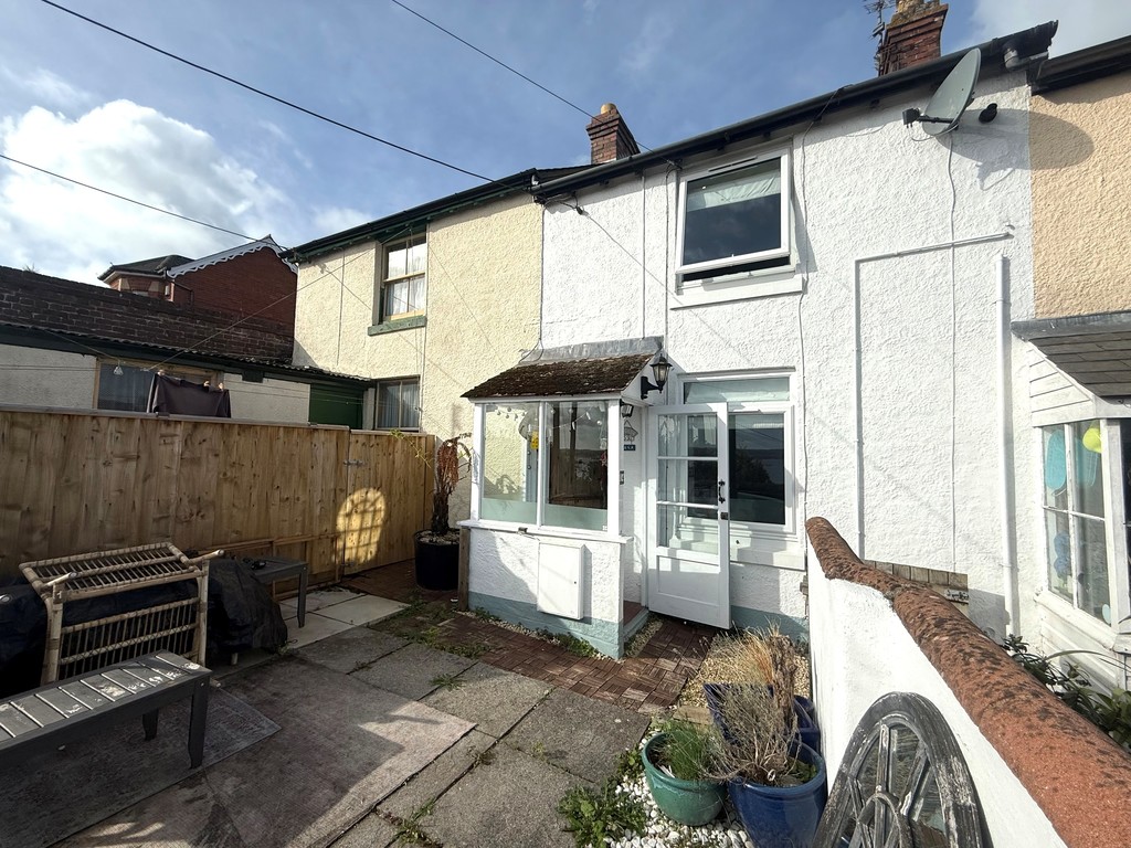 2 bed terraced house to rent in Cofton Hill, Cockwood, EX6 8