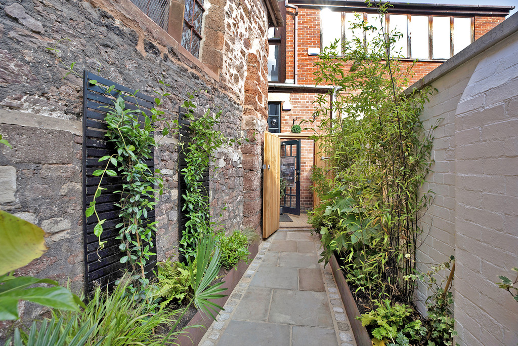 2 bed terraced house to rent in Catherine Street, Exeter, EX1