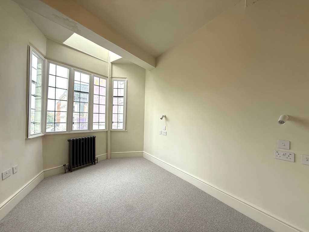 2 bed terraced house to rent in Catherine Street, Exeter, EX1 16